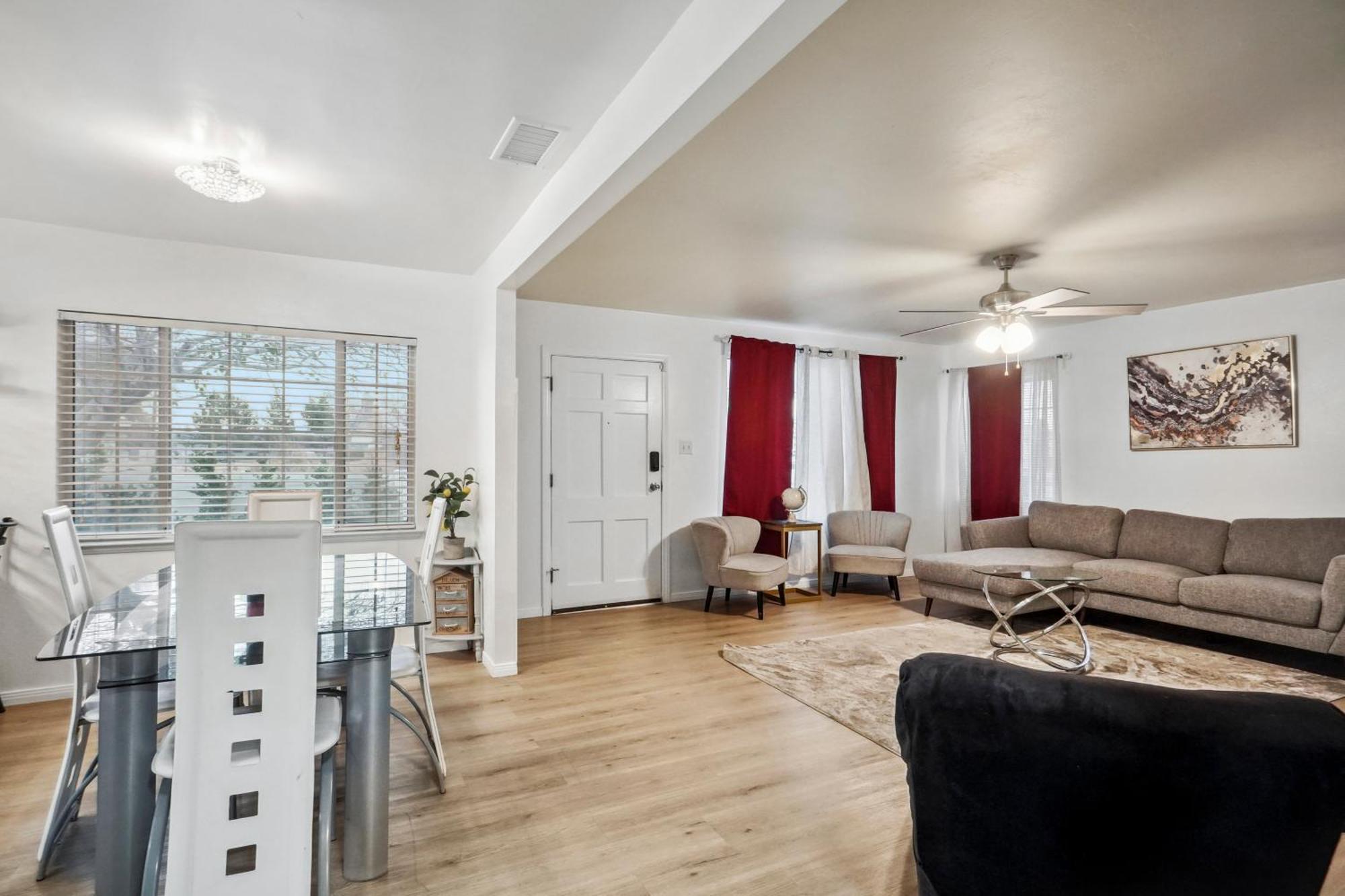 Cozy Single Story 2 Bdrm Family Home Near The Blvd Lancaster Exterior photo