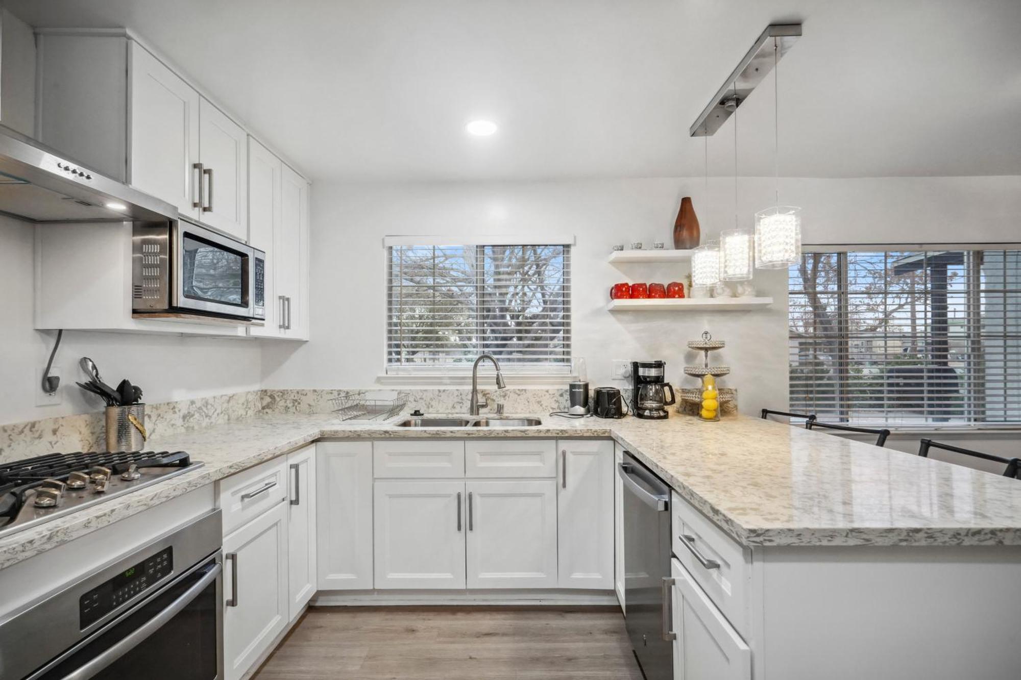 Cozy Single Story 2 Bdrm Family Home Near The Blvd Lancaster Exterior photo